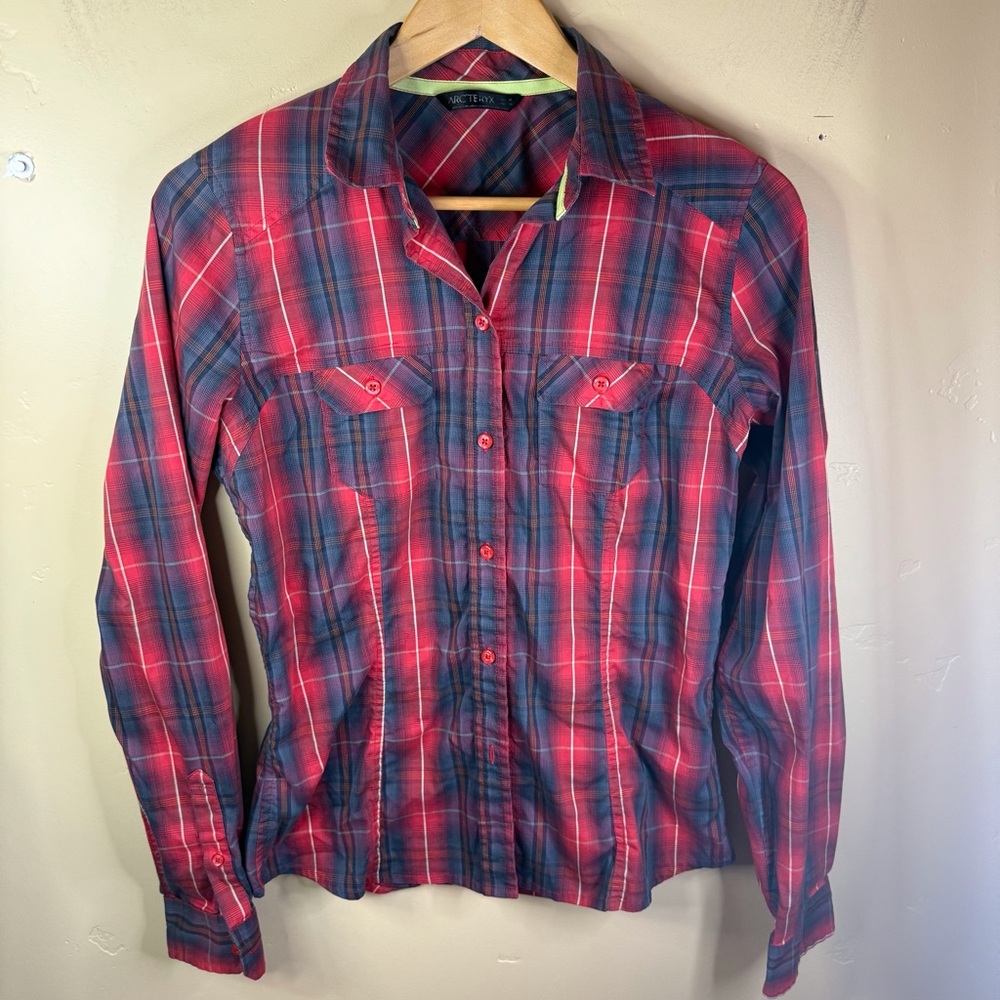 Arc'teryx Women's Medium Fitted Convertible Roll Tab Plaid Button Down Top Prep